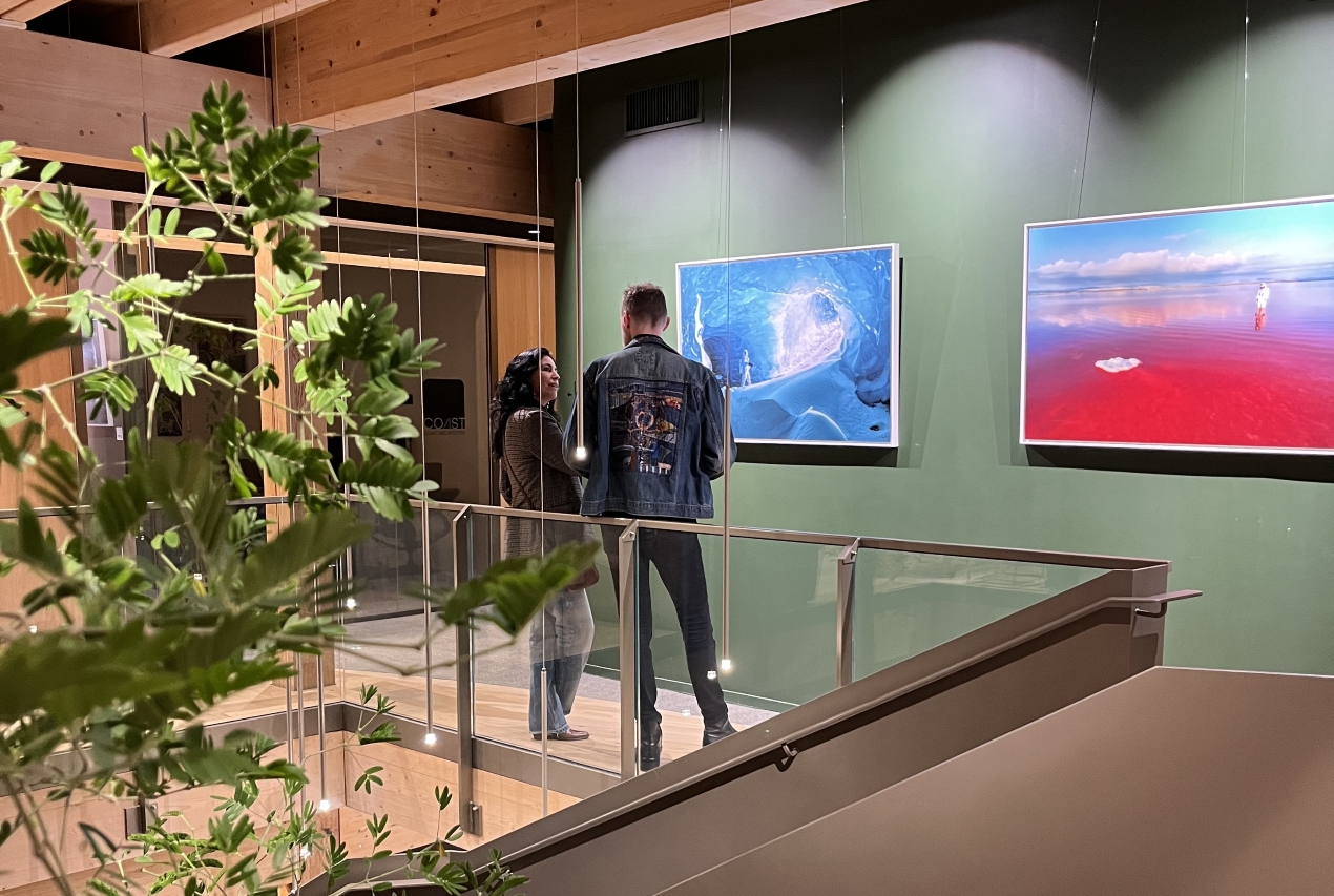 Ne ratez pas nos évènements : LE VERNISSAGE DE L’EXPOSITION DE JÉRÉMY DE BACKER CHEZ HOWEL & BIENHEUREUX